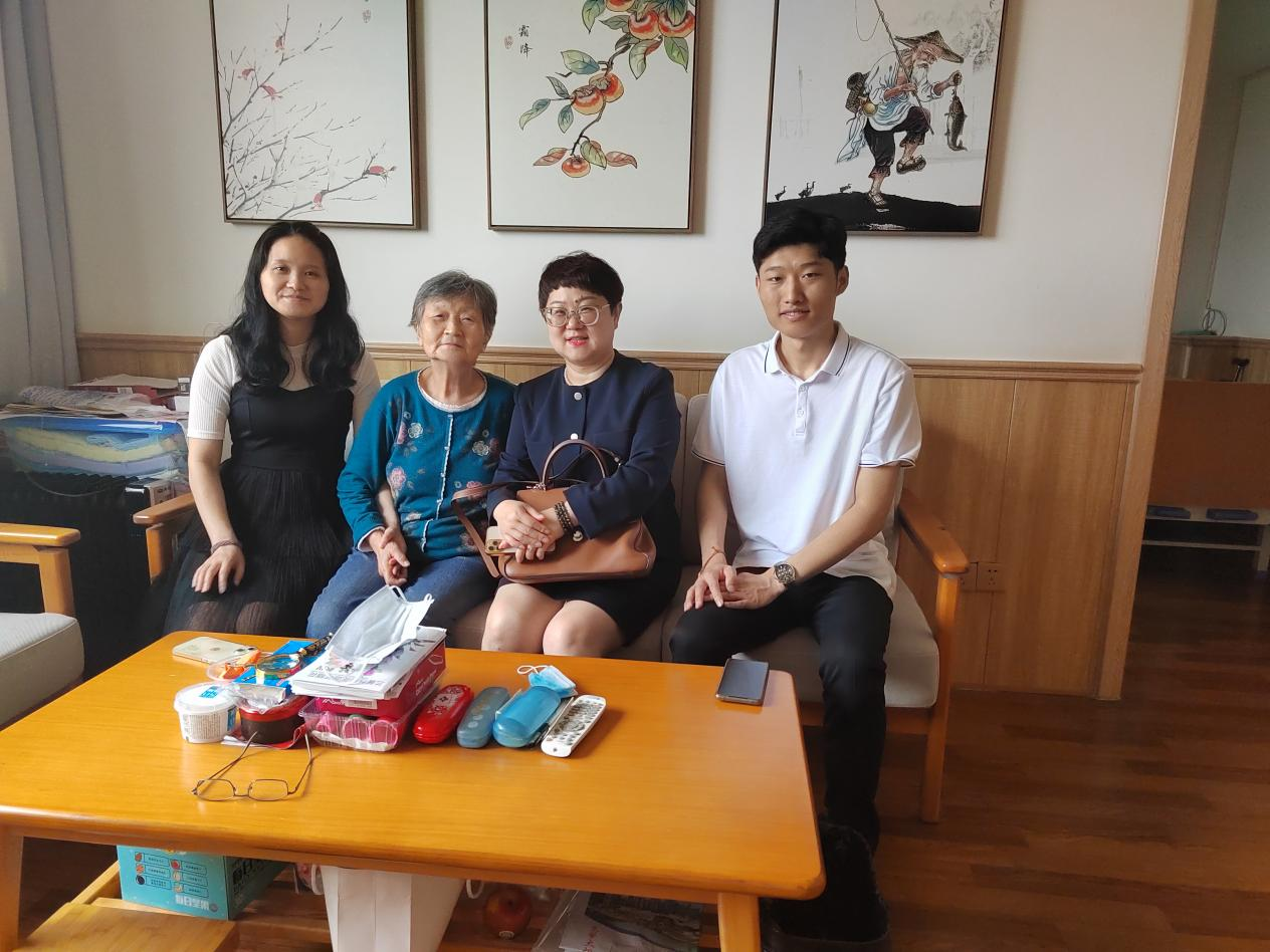 日出水了啊快点使劲动态图