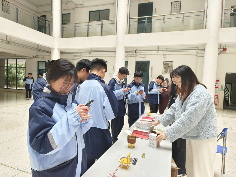 日出水了啊快点使劲动态图