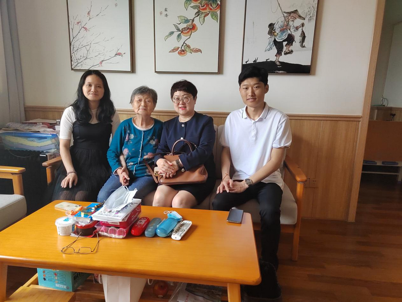 日出水了啊快点使劲动态图