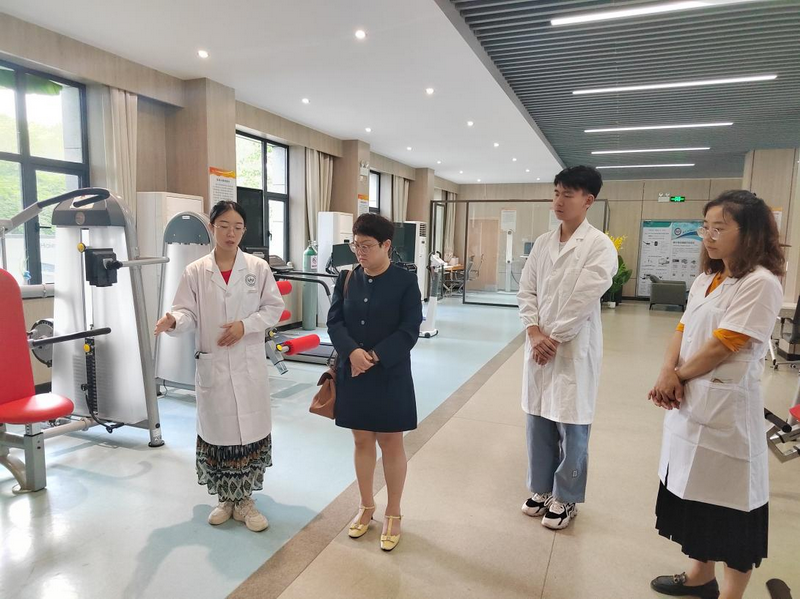 日出水了啊快点使劲动态图