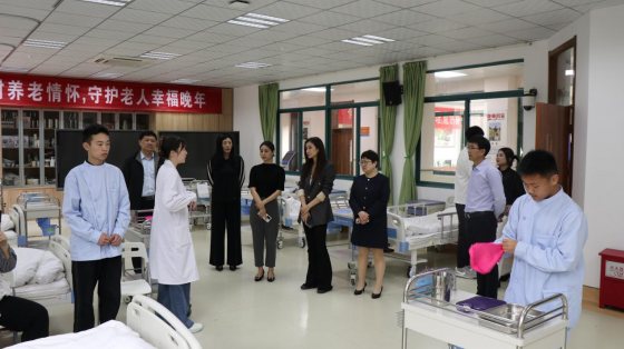 日出水了啊快点使劲动态图