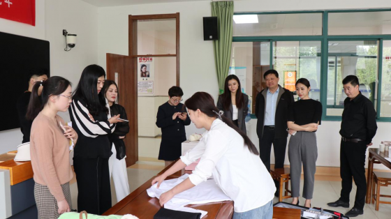 日出水了啊快点使劲动态图