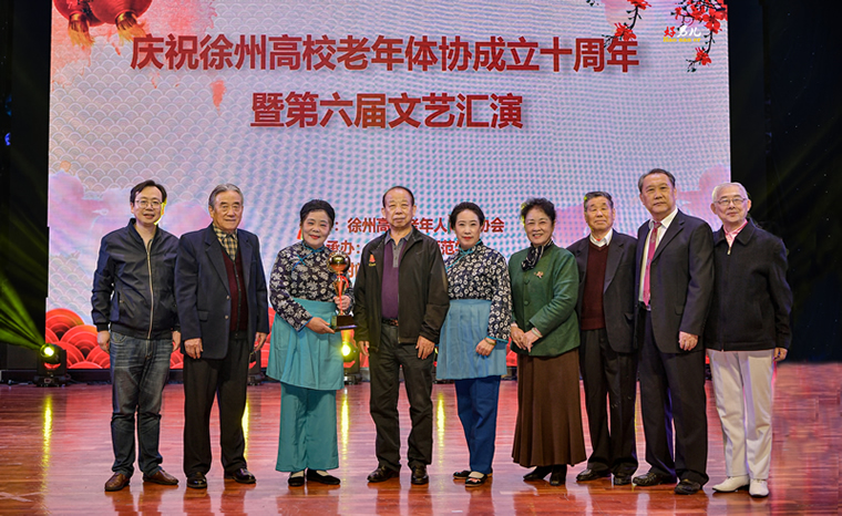 日出水了啊快点使劲动态图