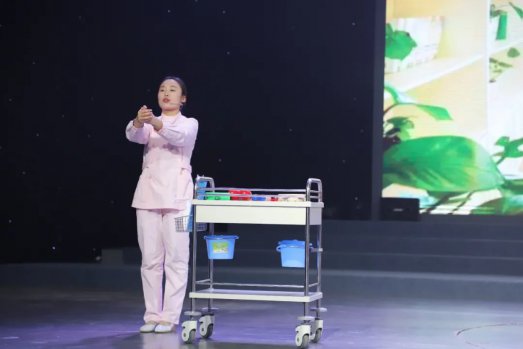 日出水了啊快点使劲动态图