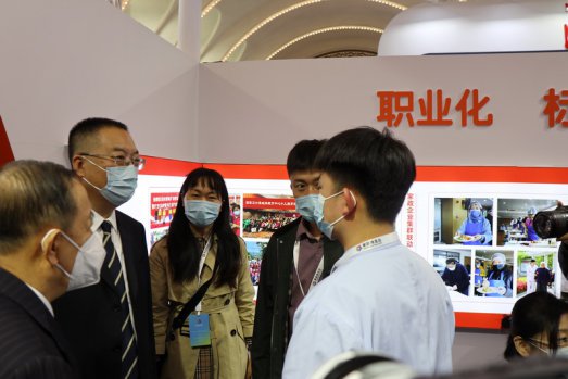 日出水了啊快点使劲动态图