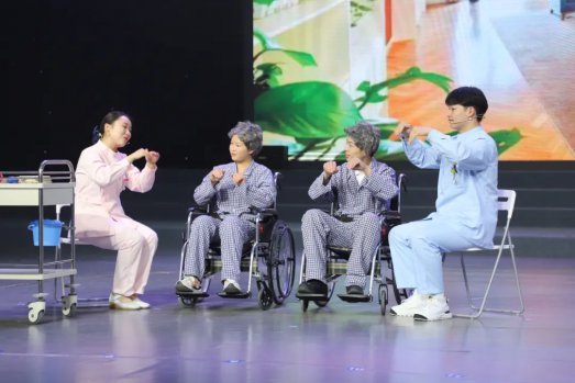 日出水了啊快点使劲动态图