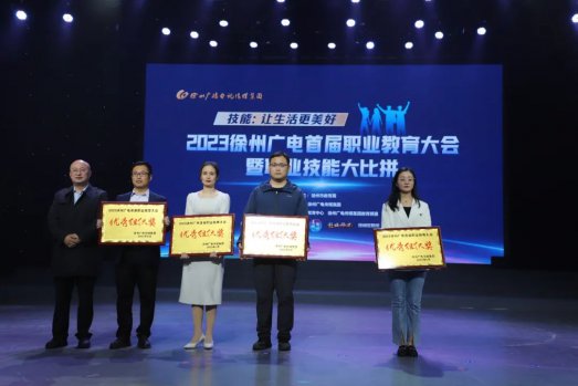 日出水了啊快点使劲动态图