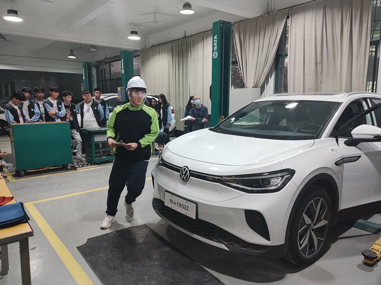 新能源汽车维护项目比赛中