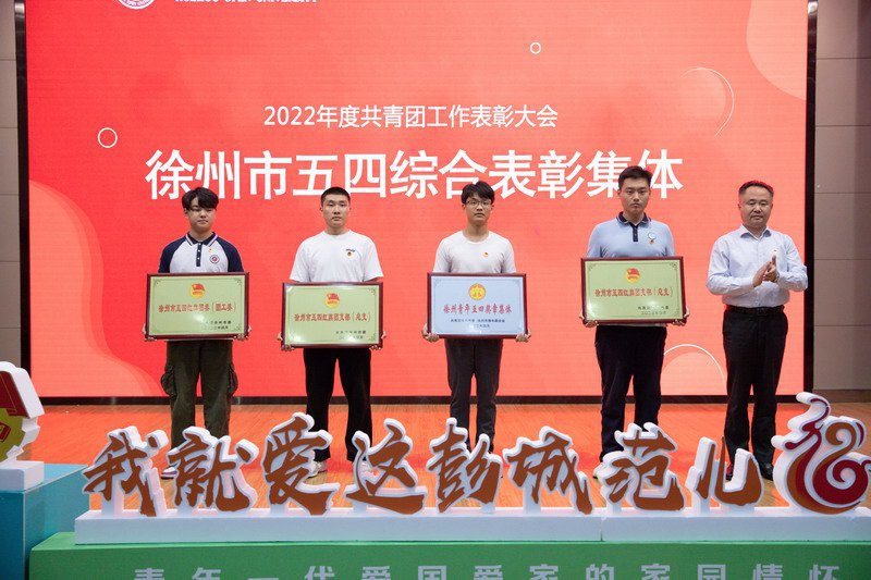 日出水了啊快点使劲动态图