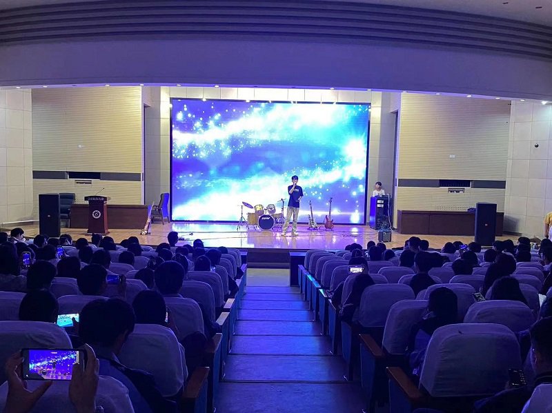 日出水了啊快点使劲动态图