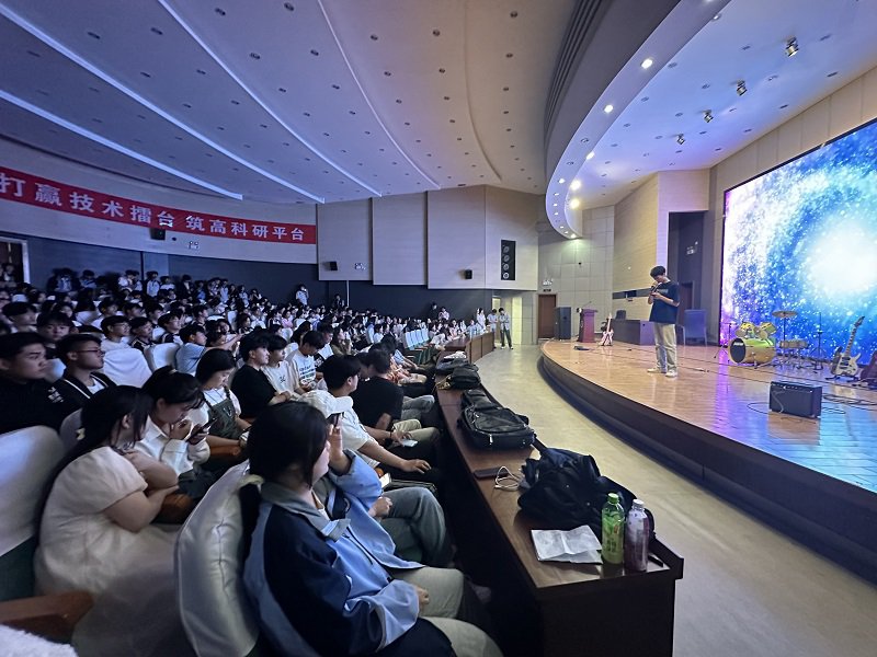 日出水了啊快点使劲动态图