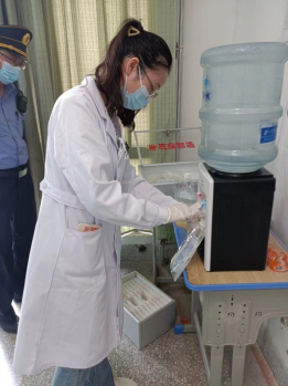 日出水了啊快点使劲动态图