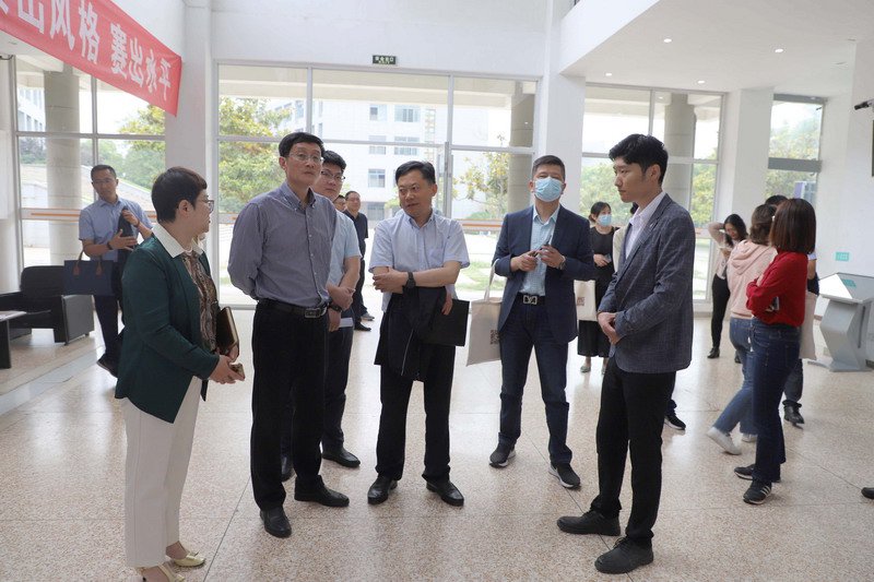 日出水了啊快点使劲动态图