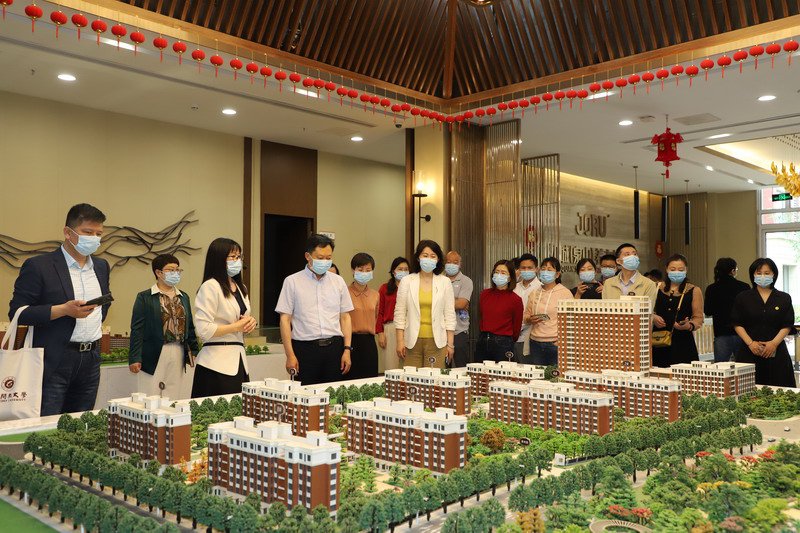 日出水了啊快点使劲动态图