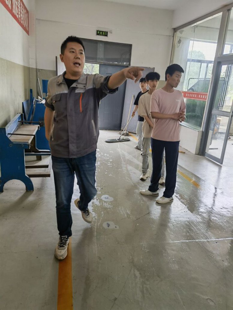 日出水了啊快点使劲动态图