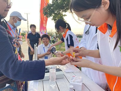 日出水了啊快点使劲动态图