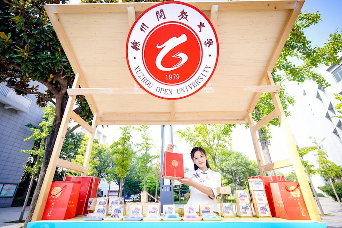 日出水了啊快点使劲动态图