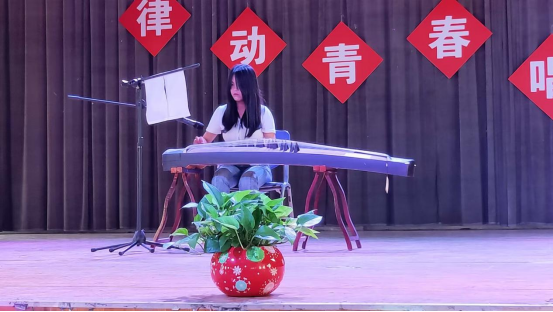 日出水了啊快点使劲动态图