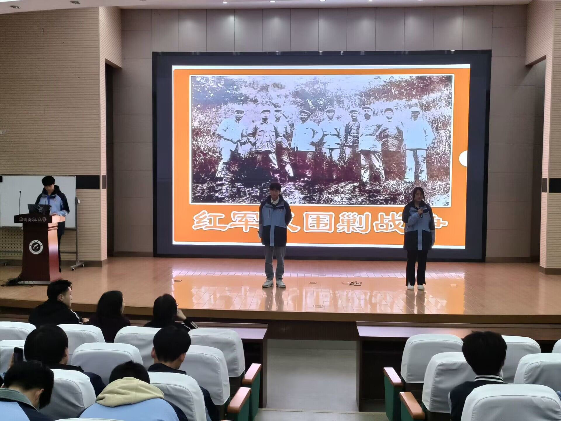 日出水了啊快点使劲动态图