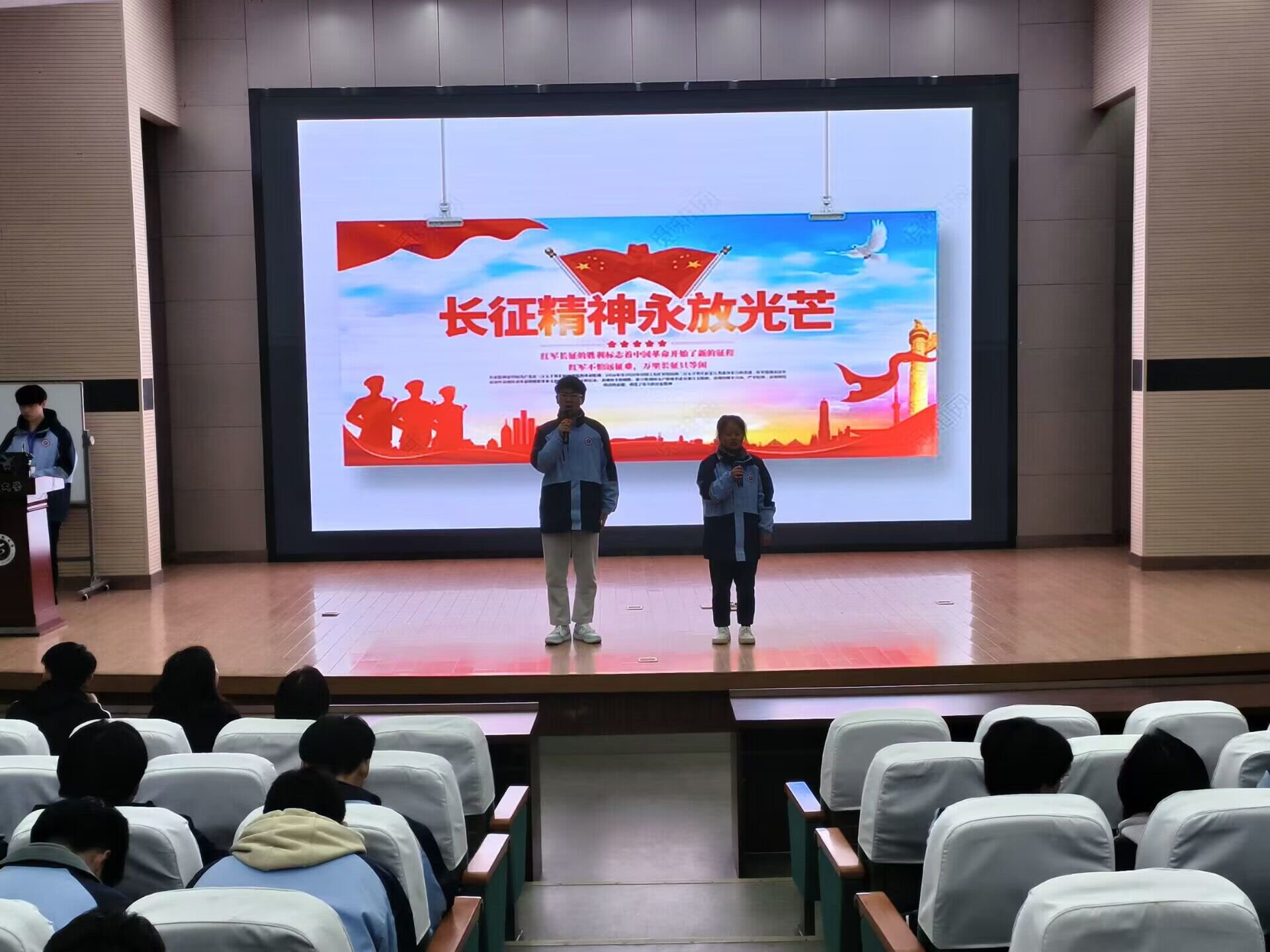 日出水了啊快点使劲动态图