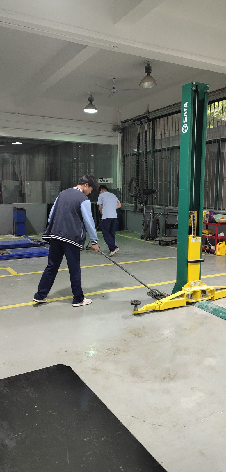 日出水了啊快点使劲动态图