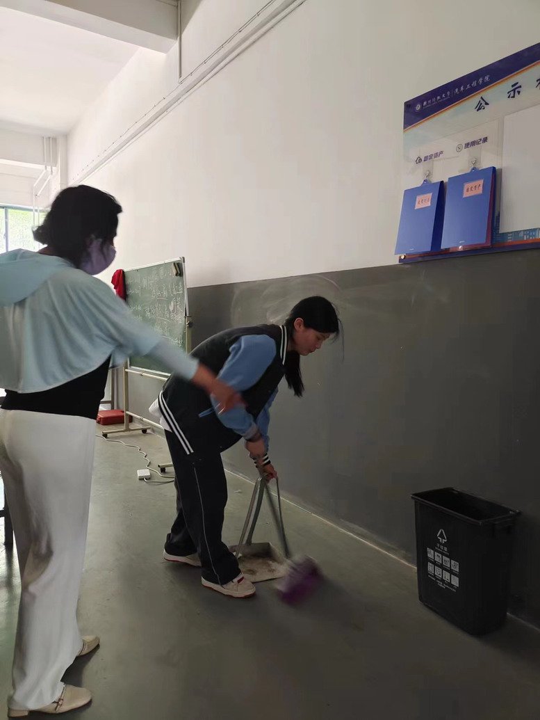 日出水了啊快点使劲动态图