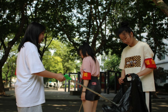 日出水了啊快点使劲动态图