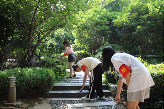 日出水了啊快点使劲动态图