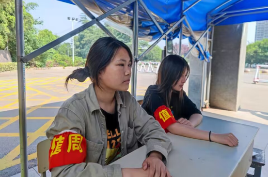 日出水了啊快点使劲动态图