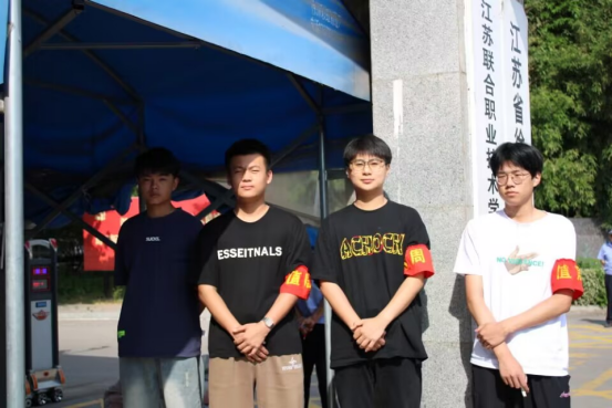 日出水了啊快点使劲动态图