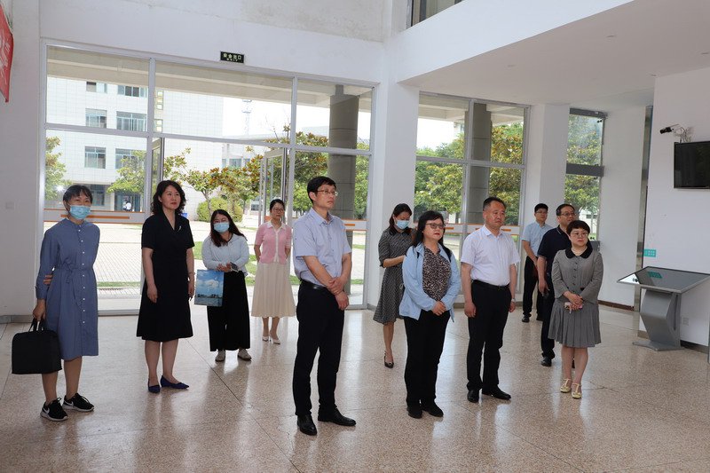 日出水了啊快点使劲动态图