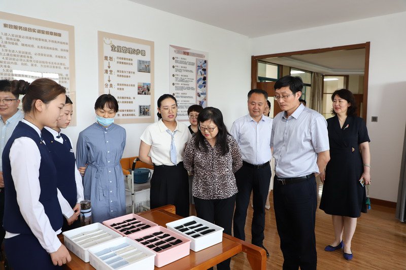 日出水了啊快点使劲动态图