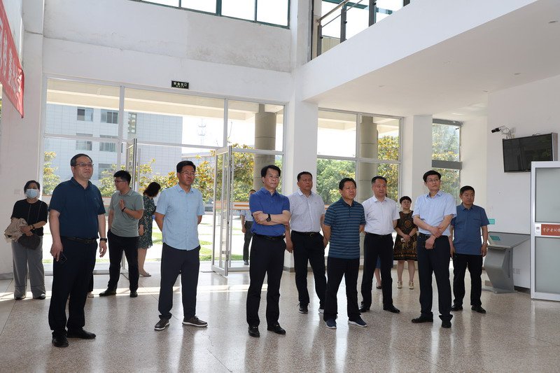 日出水了啊快点使劲动态图