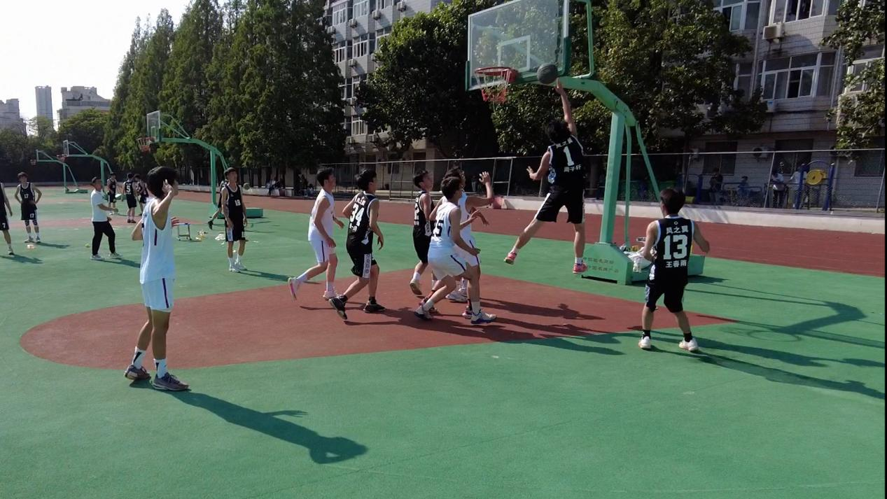 日出水了啊快点使劲动态图