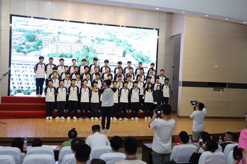 日出水了啊快点使劲动态图