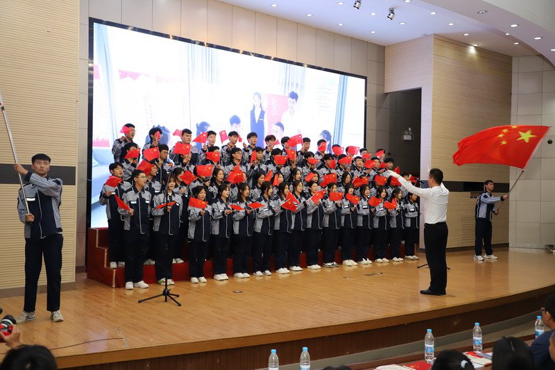 日出水了啊快点使劲动态图