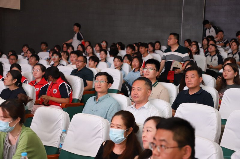 日出水了啊快点使劲动态图