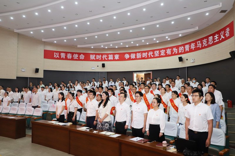 日出水了啊快点使劲动态图