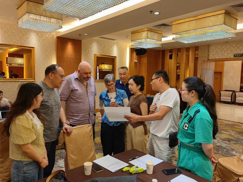 日出水了啊快点使劲动态图