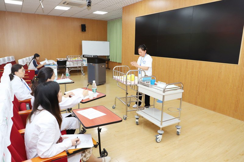 日出水了啊快点使劲动态图