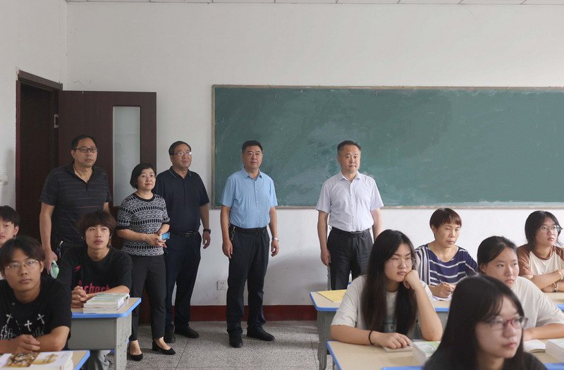 日出水了啊快点使劲动态图