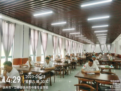 日出水了啊快点使劲动态图