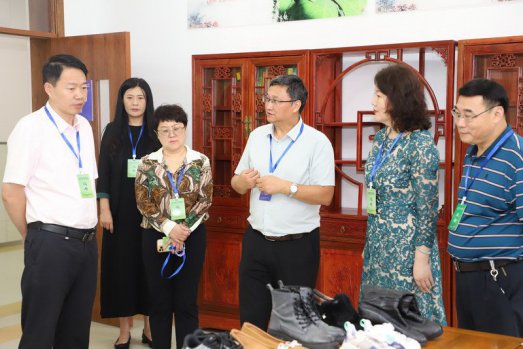 日出水了啊快点使劲动态图