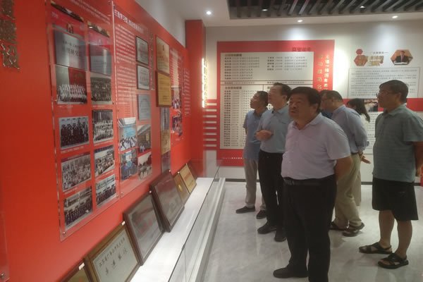 日出水了啊快点使劲动态图