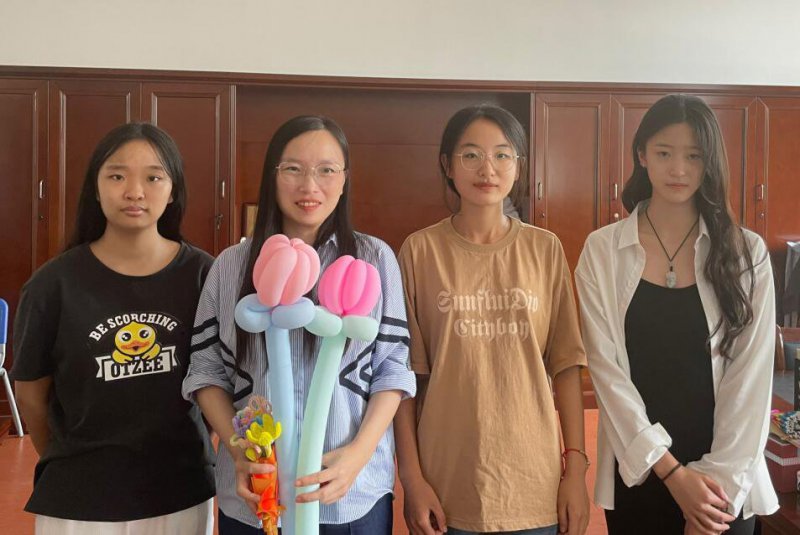 日出水了啊快点使劲动态图