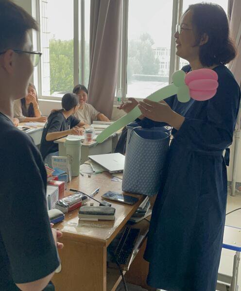 日出水了啊快点使劲动态图