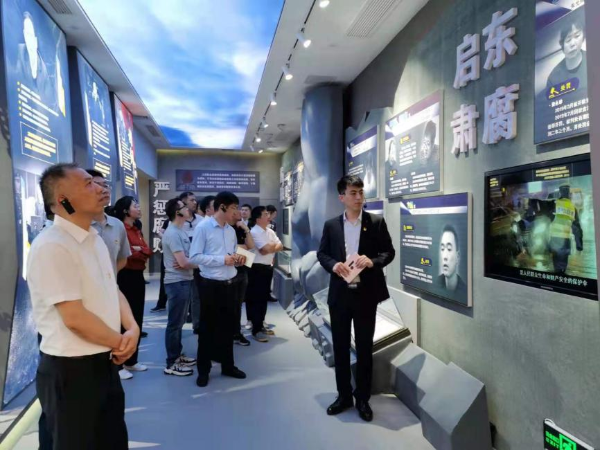 日出水了啊快点使劲动态图