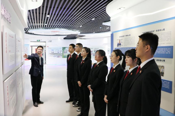 日出水了啊快点使劲动态图