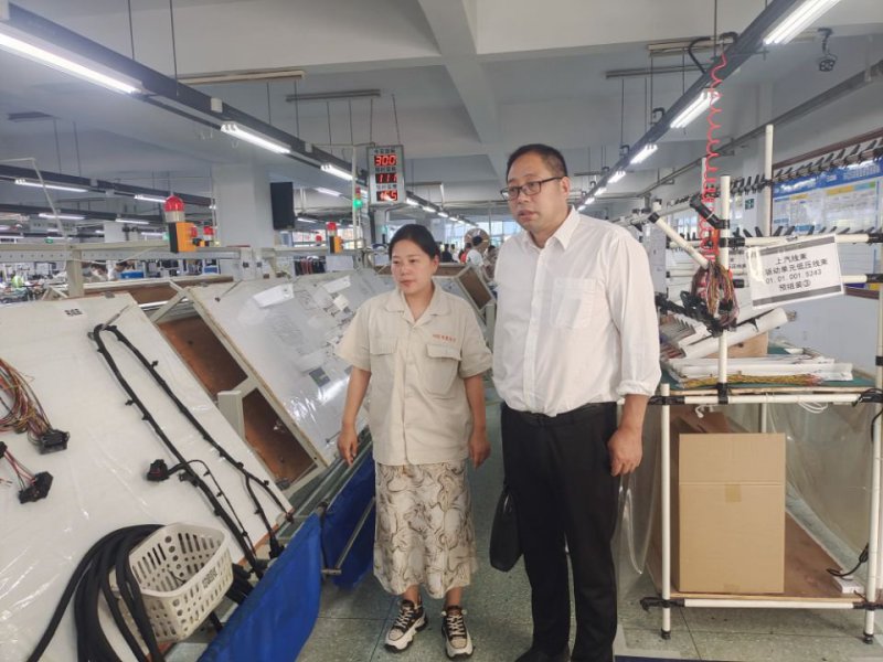 日出水了啊快点使劲动态图