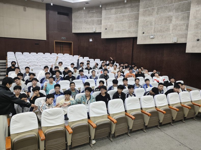 日出水了啊快点使劲动态图